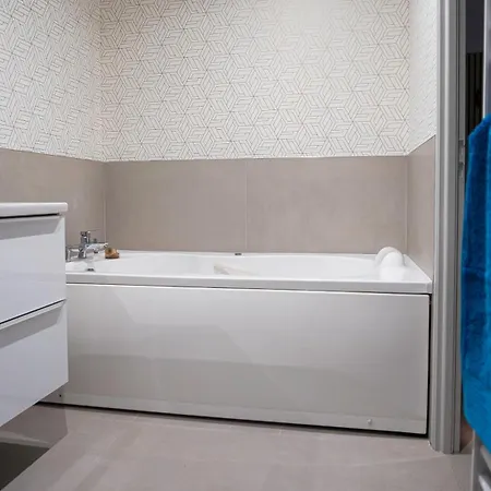 Au Coeur De - Parking Gratuit - Entierement Climatise *