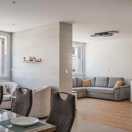 Appartement Au Coeur De - Parking Gratuit - Entièrement Climatisé