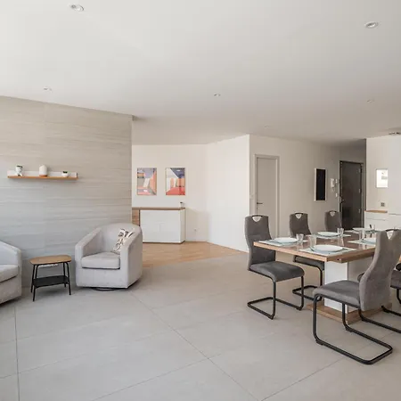 Appartement Au Coeur De - Parking Gratuit - Entièrement Climatisé