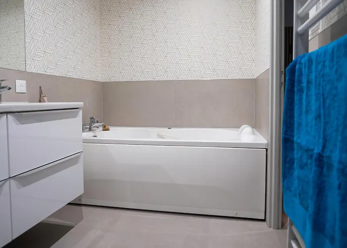 Au Coeur De - Parking Gratuit - Entierement Climatise *